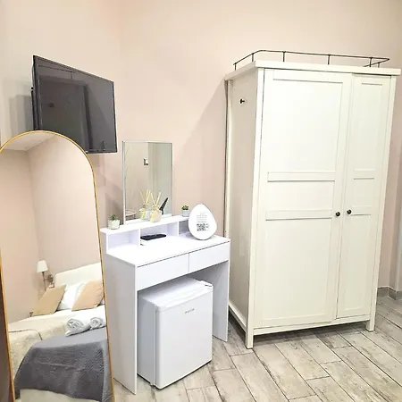Concept b&b naples- camere moderne con balcone vicino al centro-3